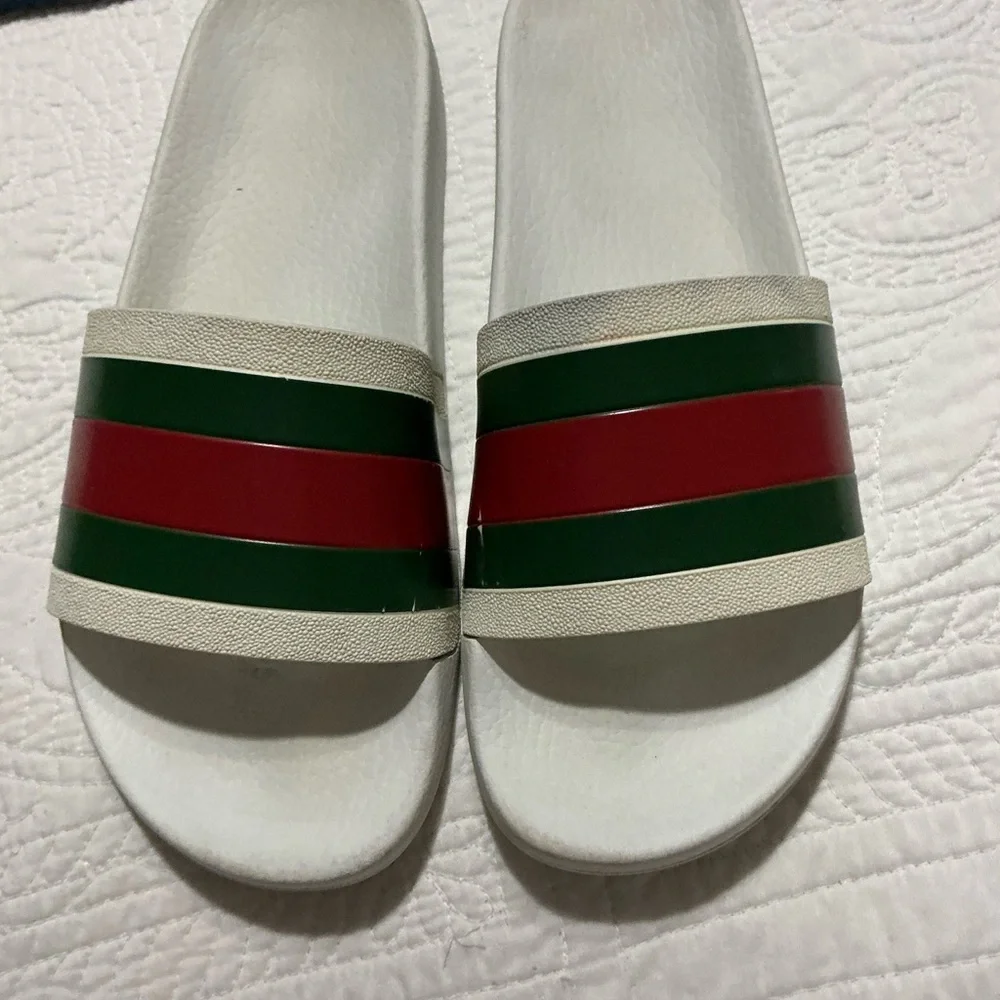 Gucci men’s web rubber slide sandal size 9